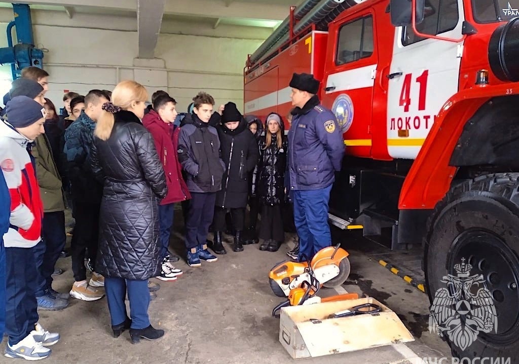 Брасовские школьники побывали на экскурсии в пожарно-спасательной части