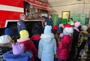 Необычные уроки: дни открытых дверей для школьников в пожарно – спасательных частях