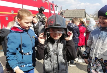 Комаричские школьники пополнили знания по пожарной безопасности на экскурсии в  пожарно – спасательной части 