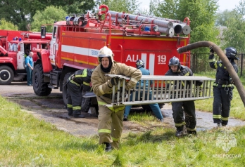 В Брянском пожарно-спасательном гарнизоне определено лучшее отделение на автоцистерне