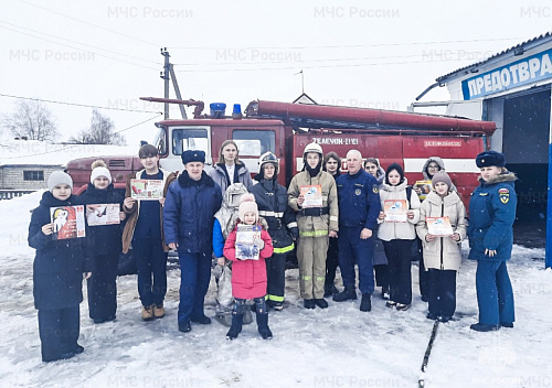 В пожарно – спасательных частях Брянской области прошел день открытых дверей для школьников